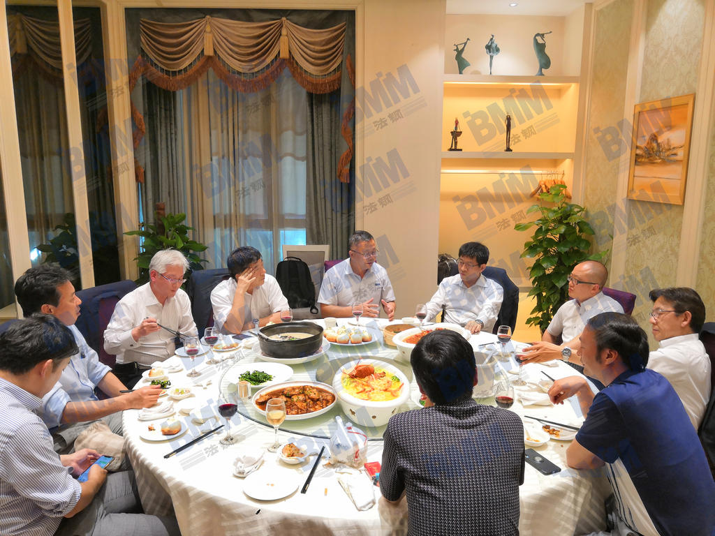 訪問結束后，法鋼集團負責人邀請JFE鋼鐵高層共進晚餐